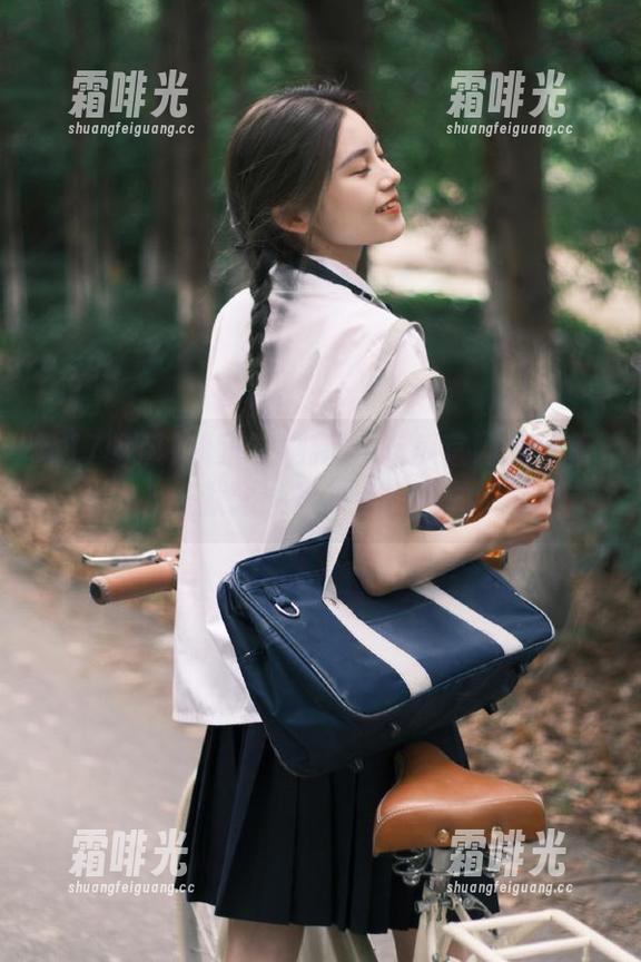 17吃瓜 我正在刷新17吃瓜官网的更新,心里默念:快来点有趣的瓜啊