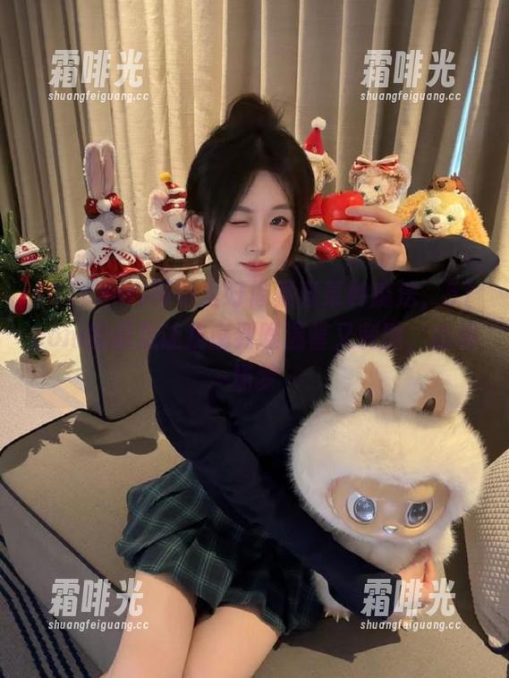 网站里好像藏着某种魔法，51com的瓜总让我感到既温馨又刺激，仿佛一场梦～