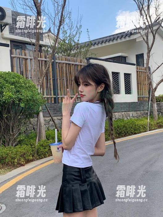 51今日吃瓜 “51今日吃瓜”分享的群众冒险故事,原来吃瓜不仅是爆料那么简单哦。