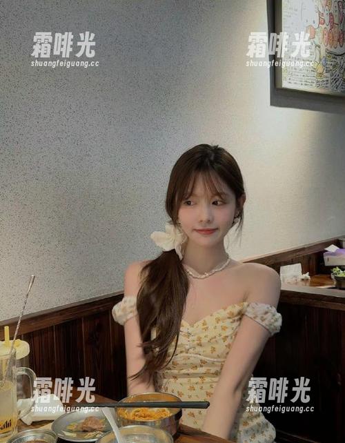 校园情侣太甜，51吃瓜发布：我妈说这叫‘把桃子捡回家’！