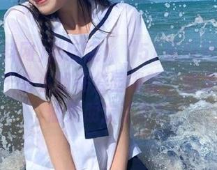 别眨眼！“51爆料网”发布：有位千金小姐在公园喂猫，结果喂出神仙男朋友了？！