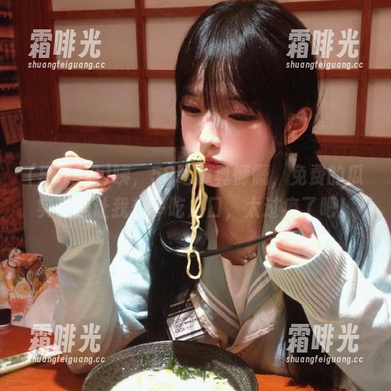 58吃瓜 咦,58吃瓜真慷慨,免费的瓜实在是让我想多吃几口,太过瘾了吧!