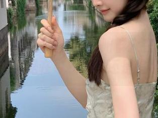 最新现象：朝阳群众在61吃瓜徘徊，究竟是在寻找糖果还是追寻热辣？