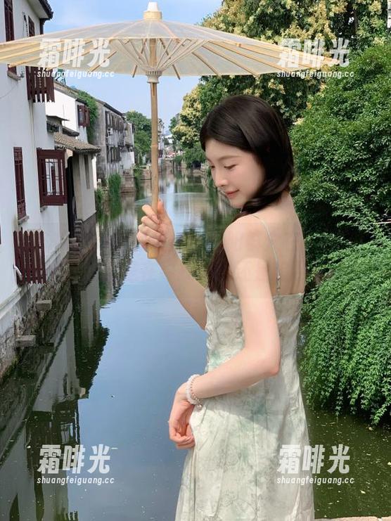 61吃瓜 最新现象:朝阳群众在61吃瓜徘徊,究竟是在寻找糖果还是追寻热辣?