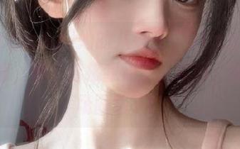 她的八卦在“91.cg.com”发酵，那个链接我点了，哎呀，脑补的场面绝了！