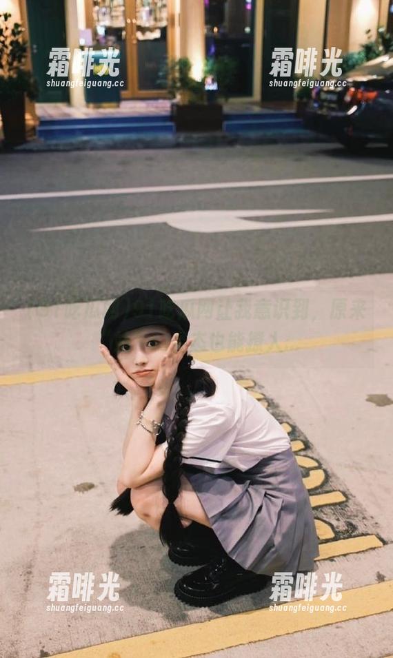 91吃瓜网让我意识到，原来“站”的姿态也能撩人...