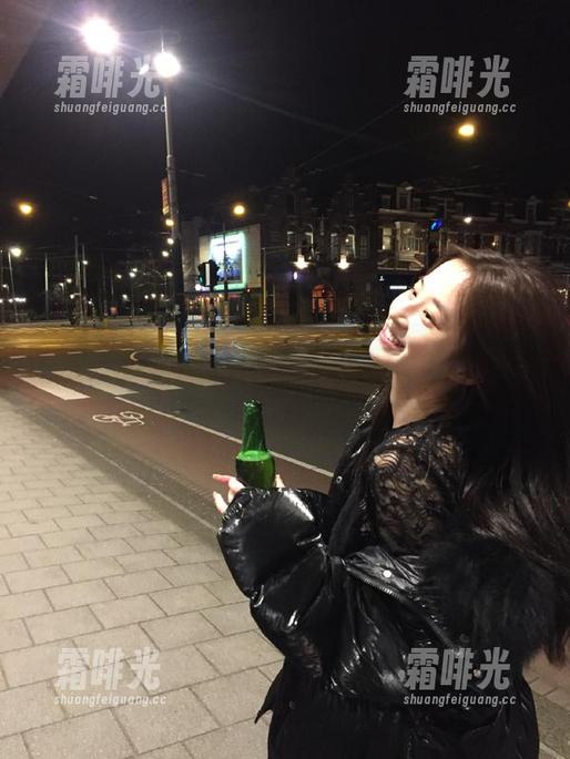我登录了hlw，看到一堆热搜新闻，感觉自己又入了个八卦的漩涡…