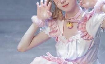 一边吃瓜一边看热闹，hlw下载助你畅游八卦世界！