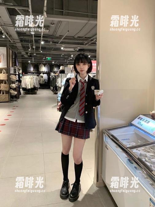 今天的最新瓜也太大了吧？五一吃瓜秀出选手们的围观姿势！