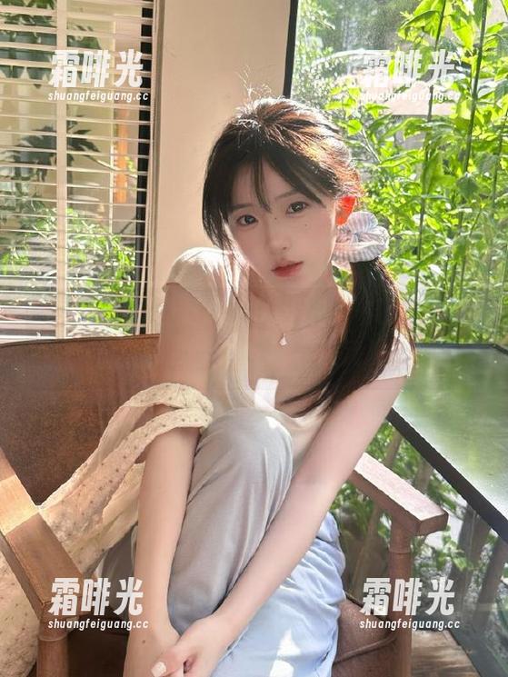 观看吃瓜网91里的“瓜从云端而降”，我觉得我就要被淹没了