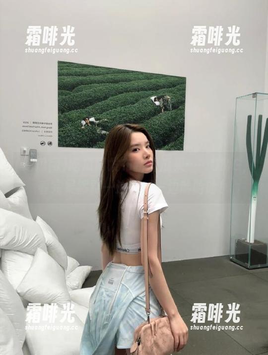 吃瓜网发布新鲜瓜果……OMG，看完果然要一边吃瓜一边哈哈哈！