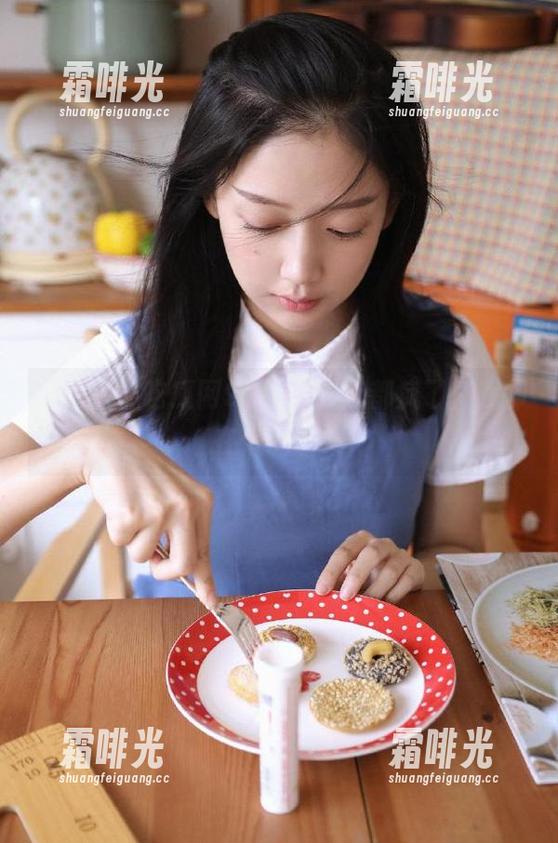 吃瓜网91站上人人都疯了，我却在低调看戏