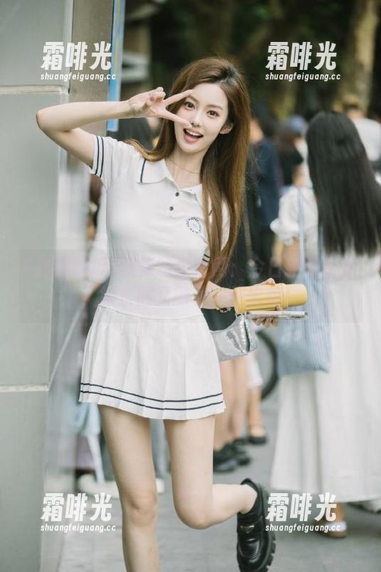 我要吃瓜 我要吃瓜官网:今日新鲜出炉,娱乐圈又撒了一把狗粮!