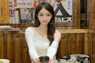 观看了一圈黑料不打样的瓜，心情就像摇身一变的八卦达人！