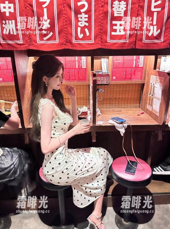 黑料不打烊 吃瓜乘着循环播放的网页,真的是“黑料不打烊”到爆!