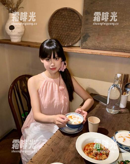 黑料在线 黑料在线ios:让你成为瓜田的观察者,手握遥控器,一键收瓜!