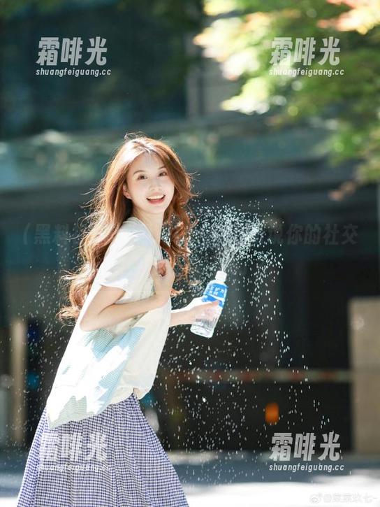 下载黑料社app，听说你的社交圈要“黑”起来了？