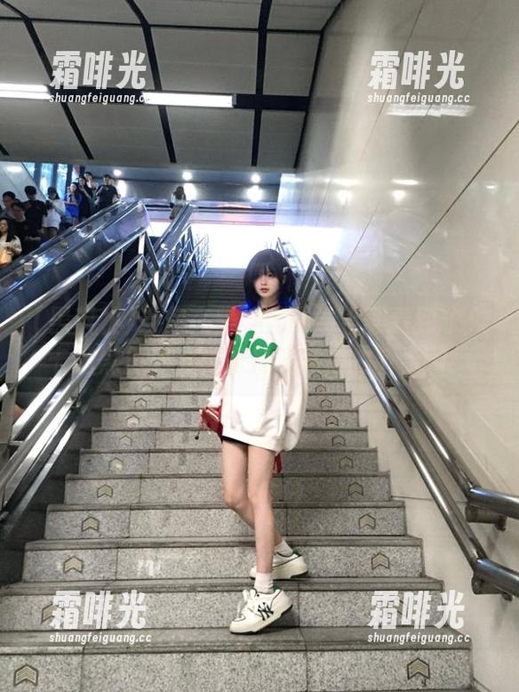 黑料社 当你在黑料社网站上翻看到永久卡的黑历史,真的是流鼻血的节奏啊!
