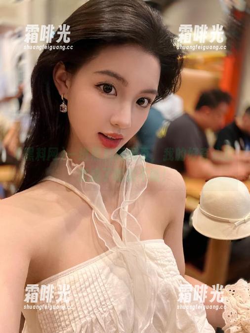 黑料网 一进黑料网网页,我的好奇心就变成了吃瓜不断!