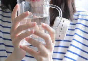 不讲道理的“资源”，为何在“黑瓜吃料正能量官网”总是突袭你的心？